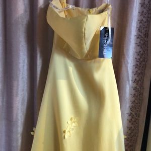 Sherri hill yellow gown
